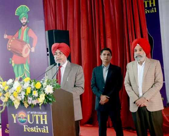 Dr Jatinder Paul Singh Gill, Vice-Chancellor Addressing